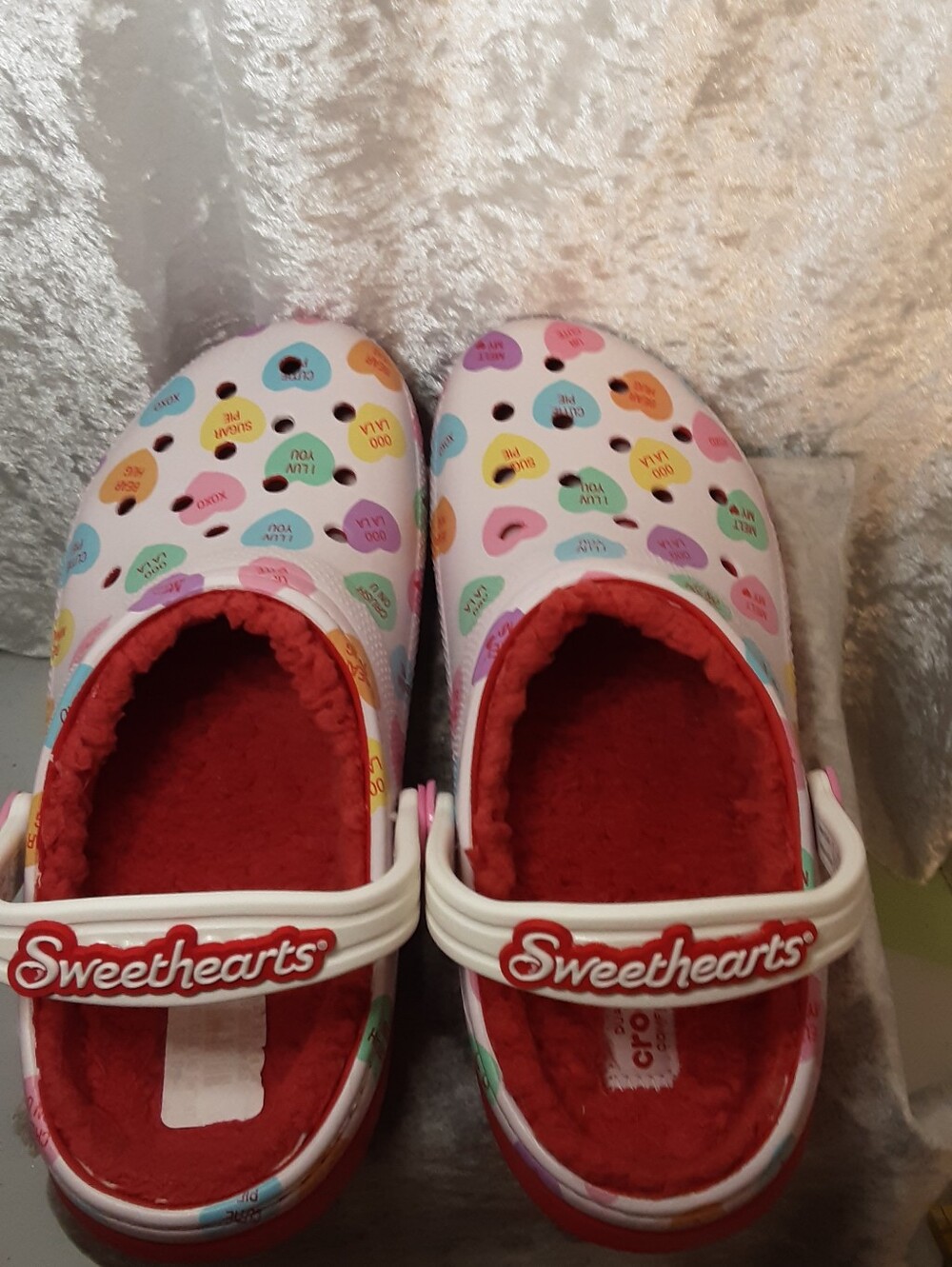 CROCS Lined Sweethearts Colab Limited Edition - Picture 9 of 14
